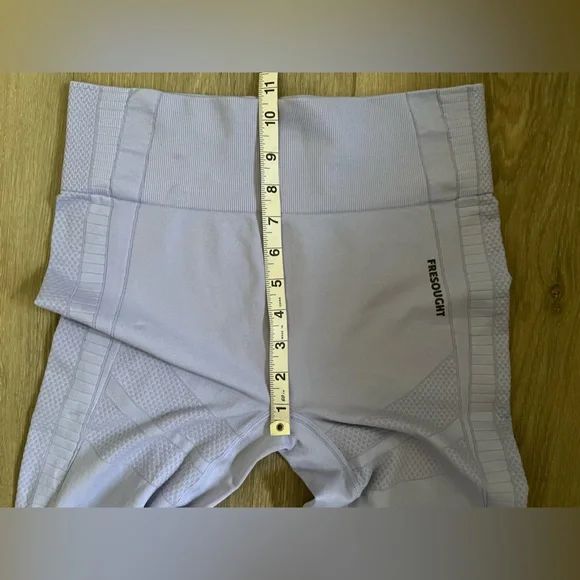 FRESOUGHT ENGINERY Purple Seamless Workout Set NWOT - Picture 8 of 12